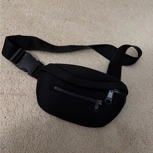 Elegant Black Women's Belt Bag